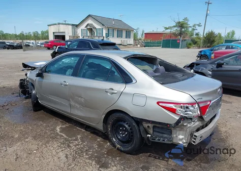 2017 Toyota Camry Le z USA, uszkodzony, nr VIN 4T1BF1FK1HU417472